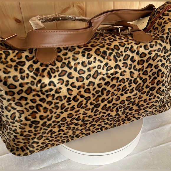 Leopard Print Tote Bag Overnight Size - Picture 3 of 3